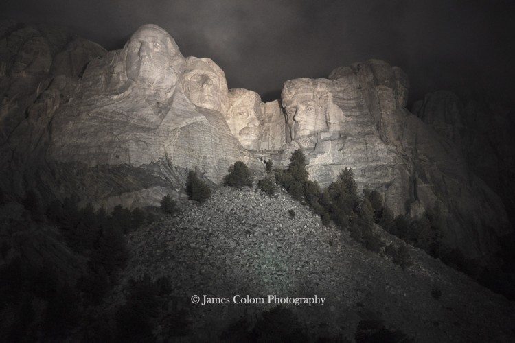 Mount Rushmore at night